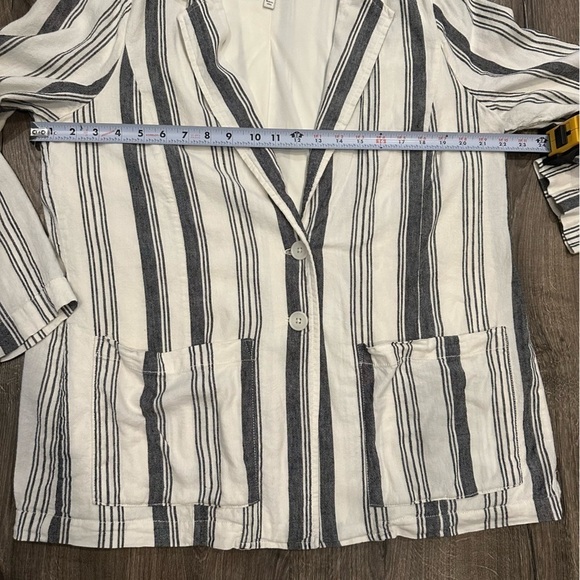 TORRID Striped Linen Blend Blazer Womens Plus Sz 1 1X Lined Pockets Two Buttons - Picture 10 of 12